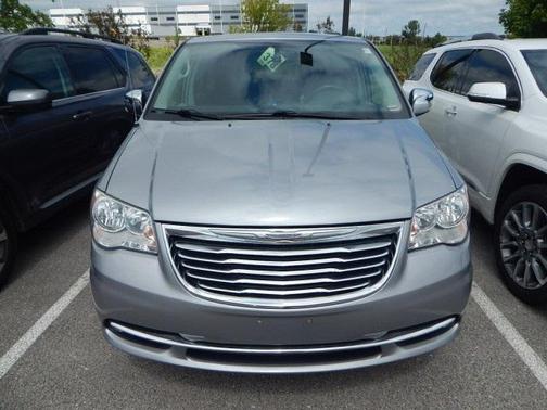 2015 Chrysler Town & Country Touring-L