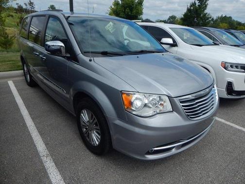 2015 Chrysler Town & Country Touring-L