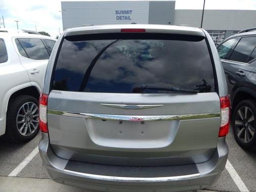 2015 Chrysler Town & Country Touring-L