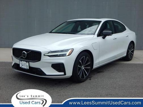 2023 Volvo S60 Recharge Plug-In Hybrid T8 Plus Dark Theme