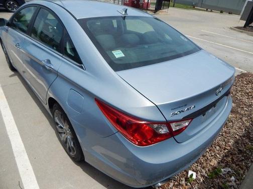 2011 Hyundai SONATA SE