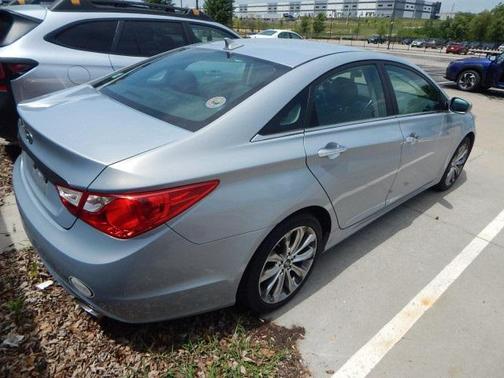 2011 Hyundai SONATA SE