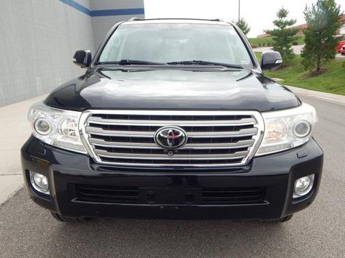 2013 Toyota Land Cruiser Base