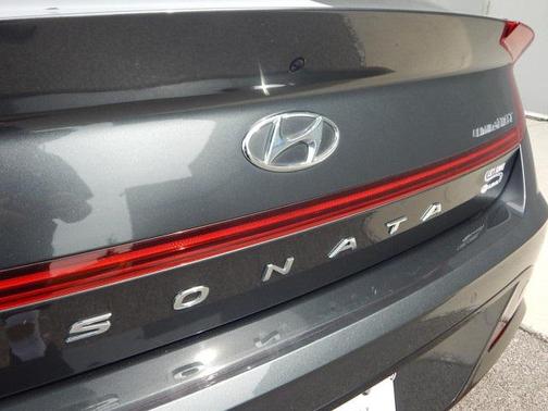 2022 Hyundai SONATA Limited