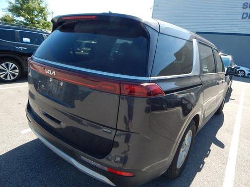 2023 Kia Carnival LX
