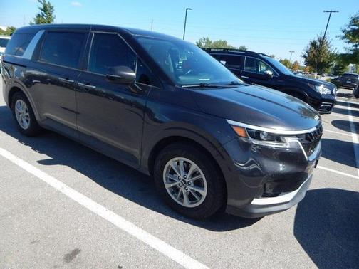2023 Kia Carnival LX