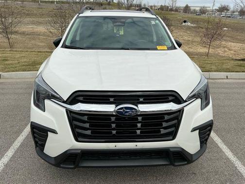 Crystal White Pearl 2024 Subaru Ascent Limited 7-Passenger