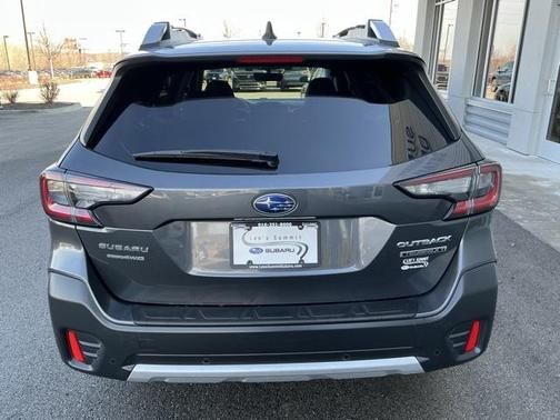 2022 Subaru Outback Touring XT