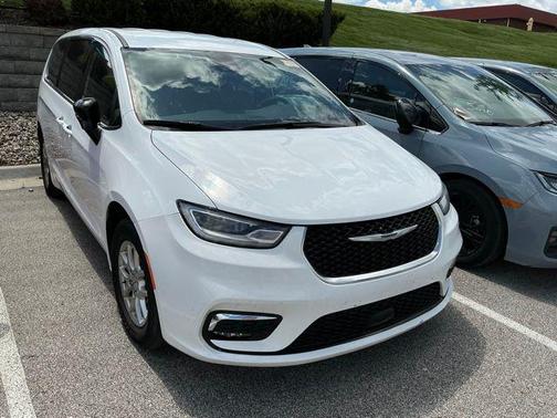 Bright White Clearcoat 2025 Chrysler Pacifica L