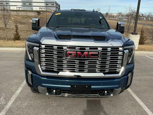 2025 GMC Sierra 2500 Denali