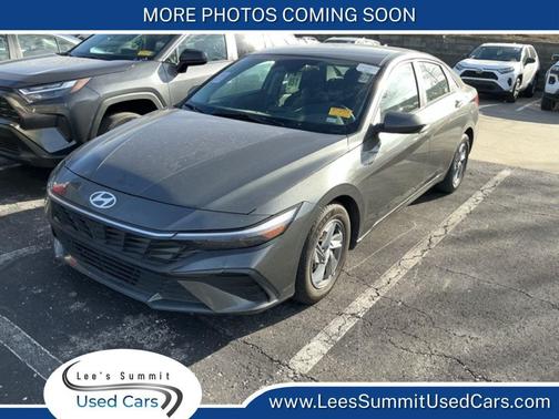 2024 Hyundai ELANTRA SE