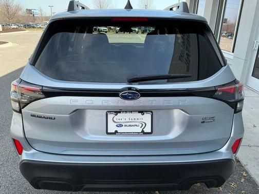 Ice Silver Metallic 2025 Subaru Forester Premium