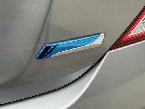 2012 Nissan Versa 1.6 S