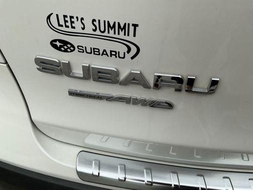 Crystal White Pearl 2024 Subaru Ascent Limited 7-Passenger
