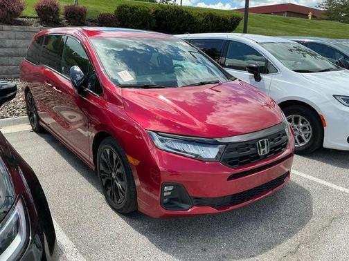Radiant Red Metallic II 2025 Honda Odyssey Sport-L