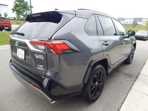 2024 Toyota RAV4 Hybrid SE