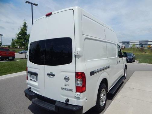 2017 Nissan NV Cargo NV2500 HD S V6