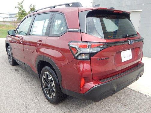2025 Subaru Forester Base
