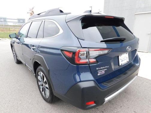 2025 Subaru Outback Touring XT