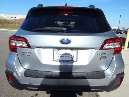 Ice Silver Metallic 2019 Subaru Outback 2.5i Premium