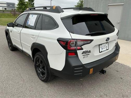Crystal White Pearl 2025 Subaru Outback Wilderness