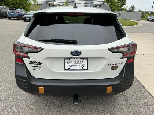 Crystal White Pearl 2025 Subaru Outback Wilderness