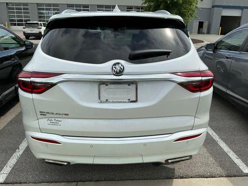 White Frost Tricoat 2021 Buick Enclave Avenir