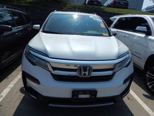 2022 Honda Pilot Touring 8-Passenger