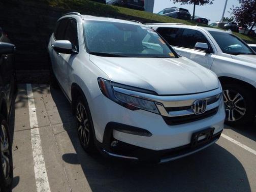2022 Honda Pilot Touring 8-Passenger