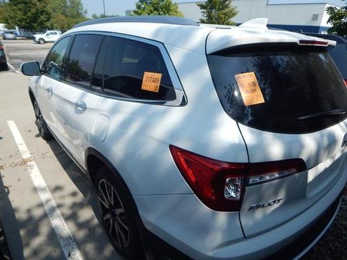 2022 Honda Pilot Touring 8-Passenger