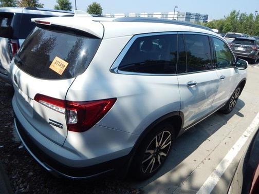 2022 Honda Pilot Touring 8-Passenger