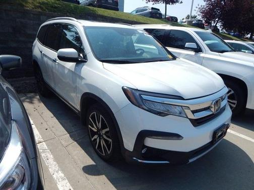 2022 Honda Pilot Touring 8-Passenger