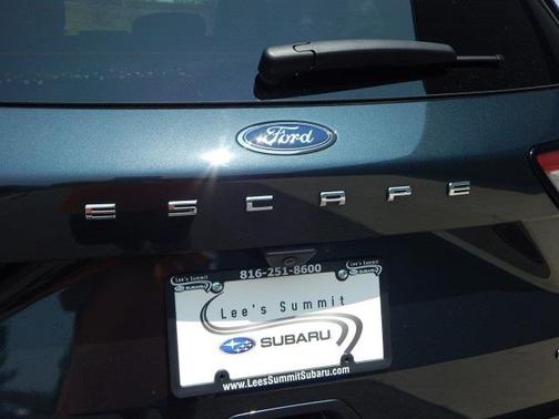2022 Ford Escape Titanium