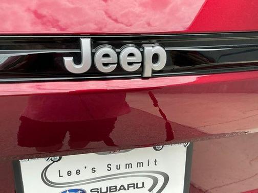 Velvet Red Pearlcoat 2026 Jeep Grand Cherokee Laredo