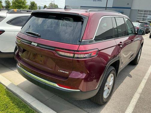 Velvet Red Pearlcoat 2026 Jeep Grand Cherokee Laredo