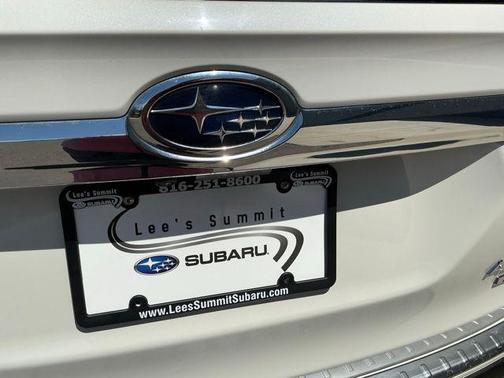 Crystal White Pearl 2019 Subaru Ascent Limited 7-Passenger