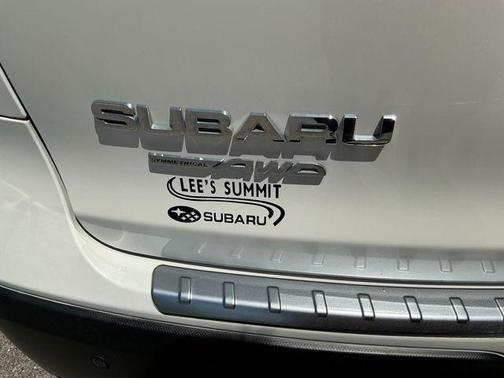 Crystal White Pearl 2019 Subaru Ascent Limited 7-Passenger