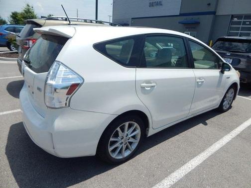 2013 Toyota Prius v Five