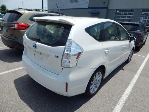 2013 Toyota Prius v Five