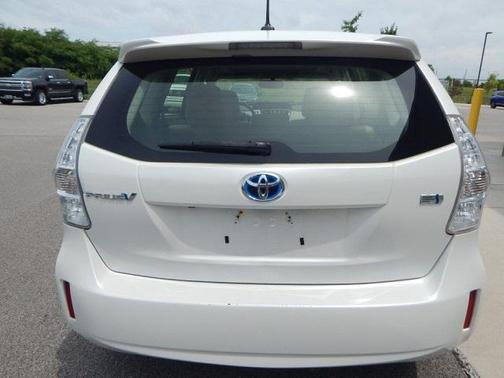 2013 Toyota Prius v Five