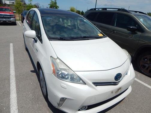 2013 Toyota Prius v Five