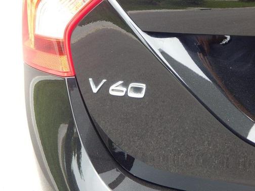2015 Volvo V60 Cross Country T5 Platinum