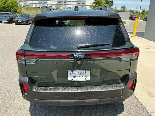 Deep Emerald Green Pearl 2026 Subaru Outback Premium