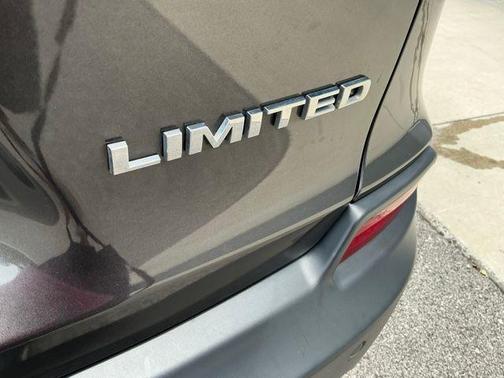 Granite Crystal Metallic Clearcoat 2019 Jeep Cherokee Limited