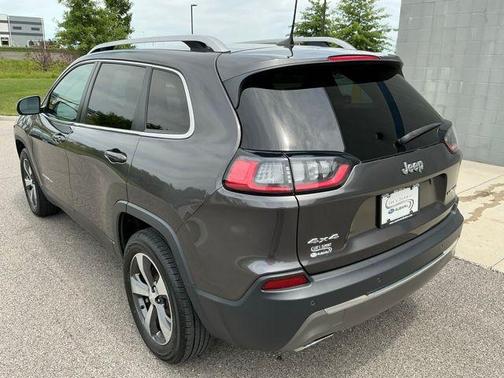Granite Crystal Metallic Clearcoat 2019 Jeep Cherokee Limited