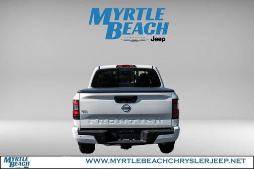 Glacier White 2025 Nissan Frontier SV