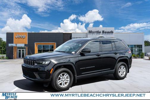 Diamond Black Crystal Pearlcoat 2023 Jeep Grand Cherokee Laredo