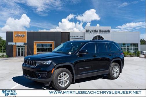 2023 Jeep Grand Cherokee Laredo X 4x2