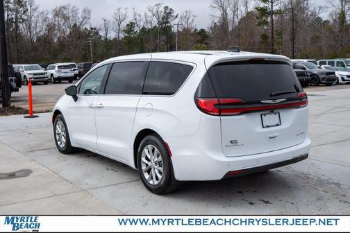 Bright White Clearcoat 2026 Chrysler Pacifica Limited