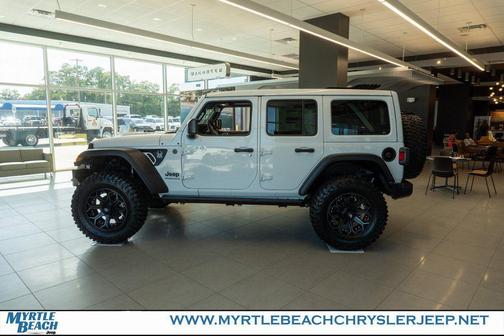 Bright White Clearcoat 2025 Jeep Wrangler Willys